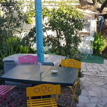 Le Soleil Bleu Bed & Breakfast Fréjus