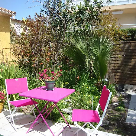 Le Soleil Bleu Bed & Breakfast