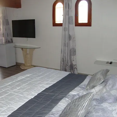 Le Soleil Bleu Bed & Breakfast Fréjus