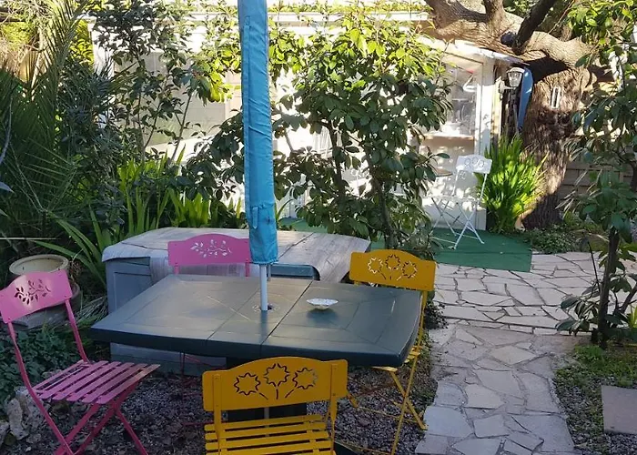 Le Soleil Bleu Bed & Breakfast Fréjus