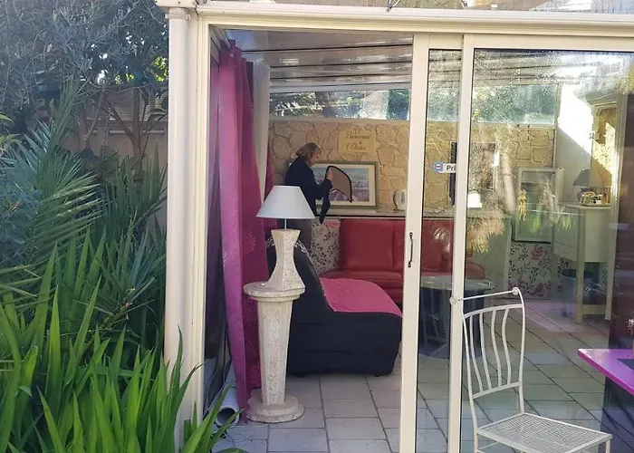 Le Soleil Bleu Bed & Breakfast