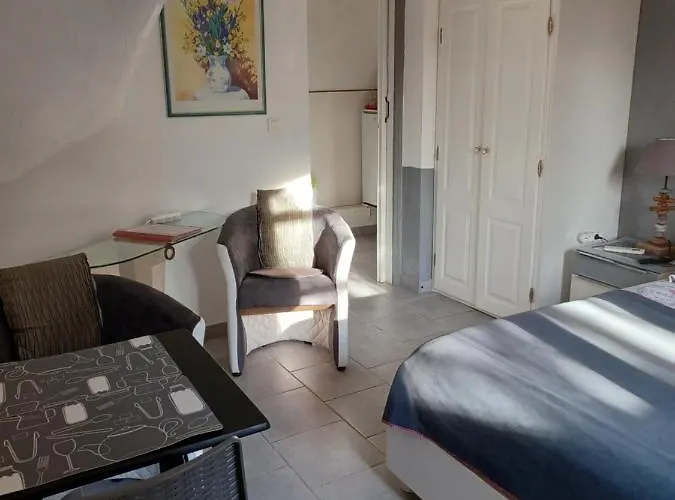 Le Soleil Bleu Bed & Breakfast 3*