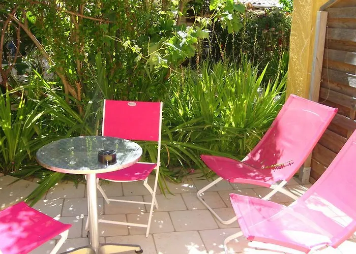 Le Soleil Bleu Bed & Breakfast Fréjus