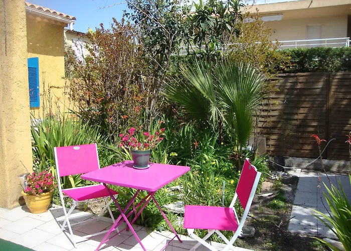Le Soleil Bleu Bed & Breakfast